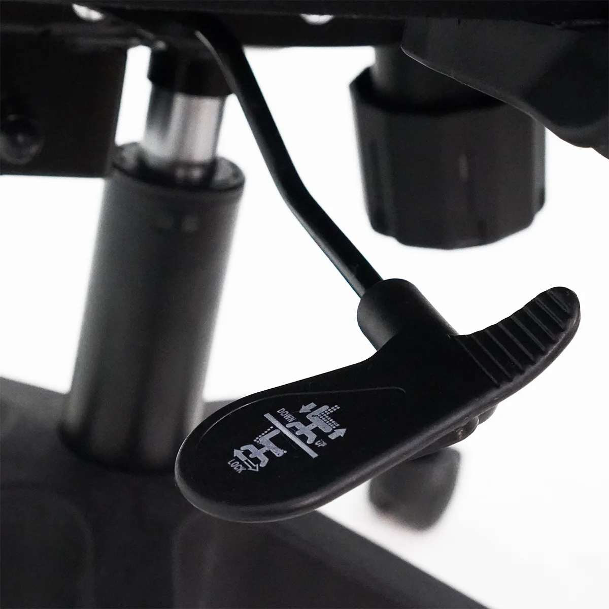 Cadeira Escritório Corporativa Riso Alta Mesh NR 17