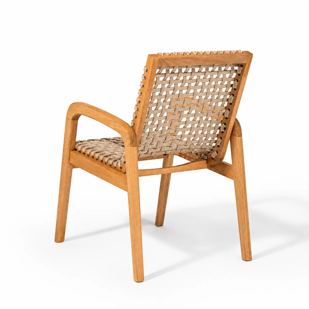 Cadeira Traço Com Braço em Madeira Natural e Corda Náutica Rami – Design Moderno