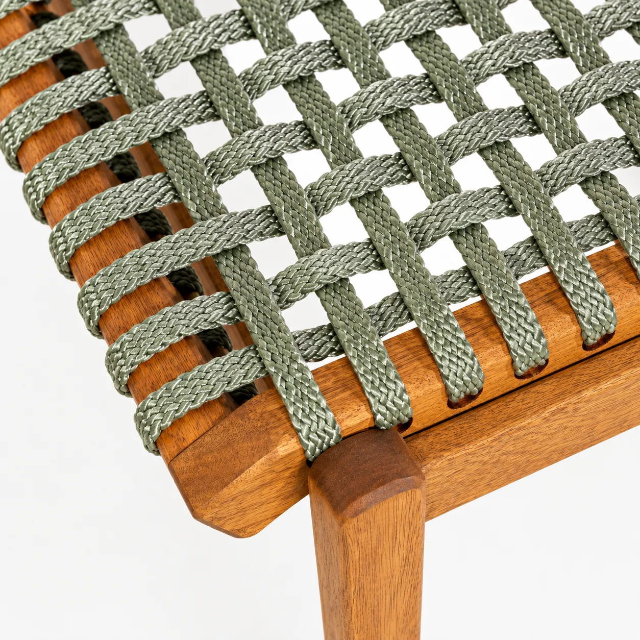 Cadeira Traço em Madeira Natural e Corda Náutica Verde Oliva - Design Moderno