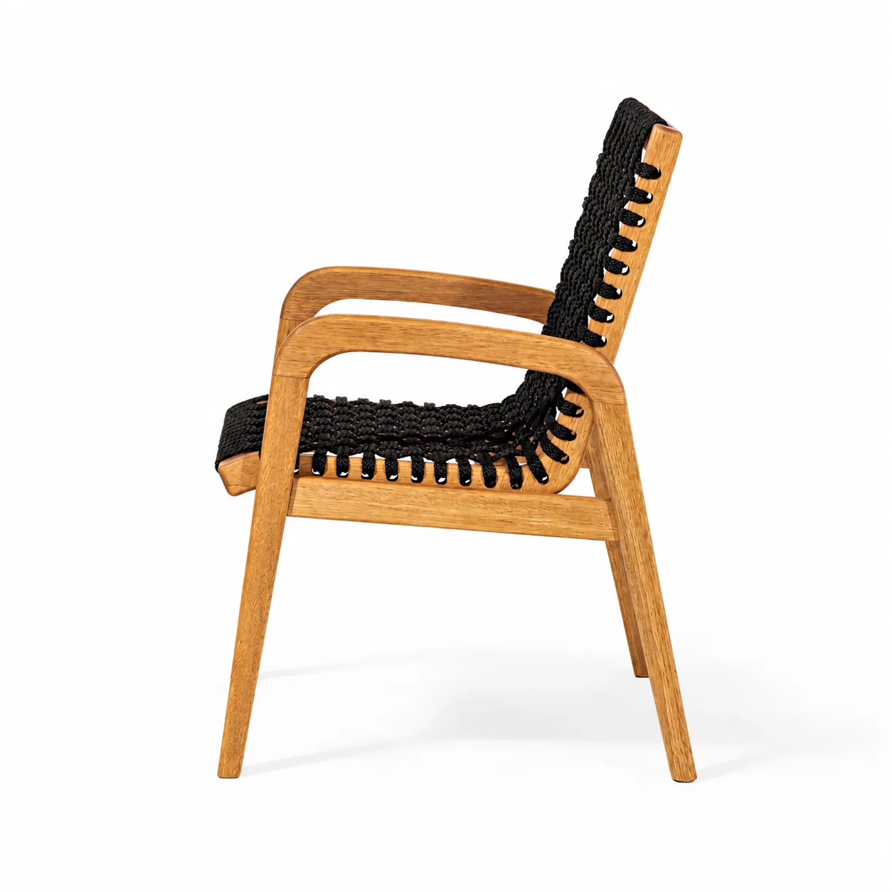 Cadeira Traço com Braço Em Madeira Natural E Corda Náutica Cor Preta - Design Moderno